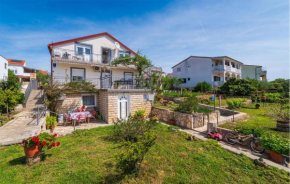 Lovely Apartment In Jasenice With Kitchen